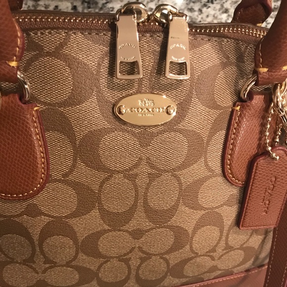 SOLD✨SALE✨Coach NWT Signature Canvas & Leather Bag - Picture 4 of 8